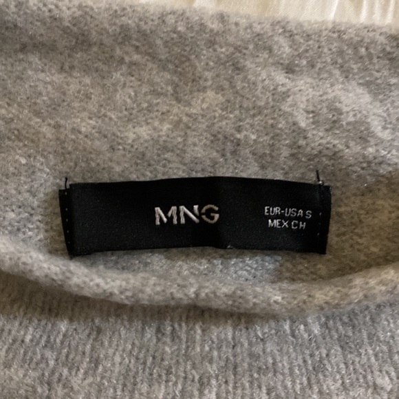 Women’s mock neck Mango sweater - Picture 2 of 2